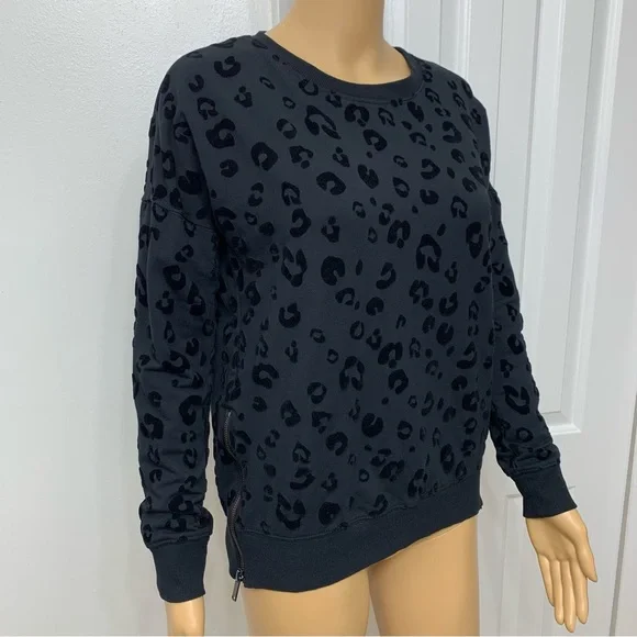 Z Supply Black Flocked Leopard Velvet embossed Top Sweatshirt size XS - Picture 4 of 15